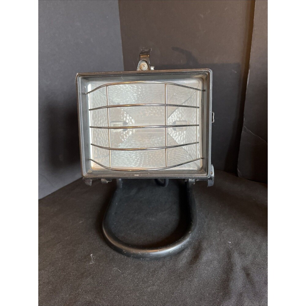 REGENT PORTABLE LIGHTING 500 Watt Quartz Halogen Outdoor Floodlight PQ72